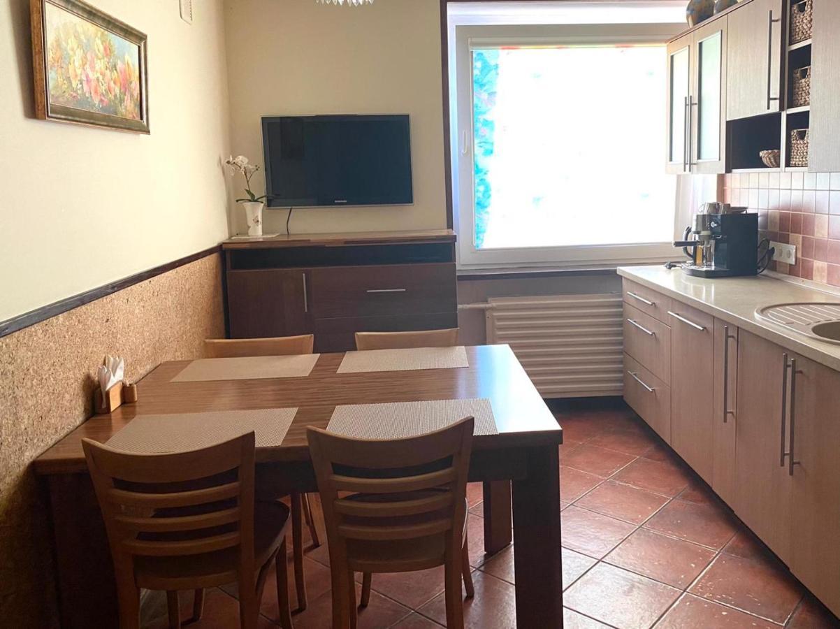 Roberto 3-Ju Kambariu Apartamentas Juodkranteje Экстерьер фото